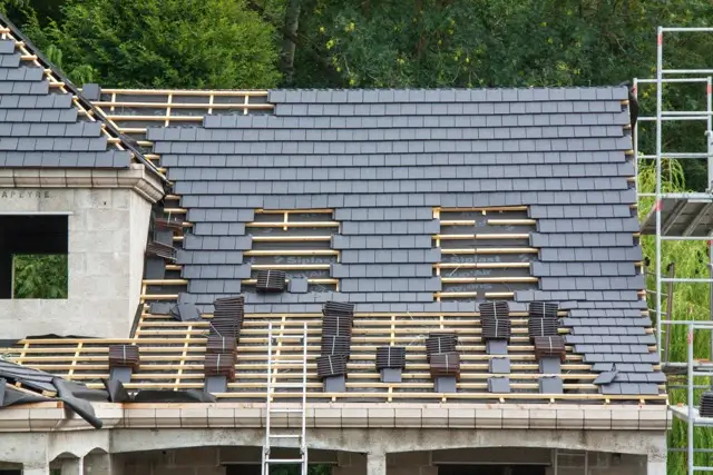 Remplacement d’une Toiture en Ardoises : Ce Qu’il Faut Savoir